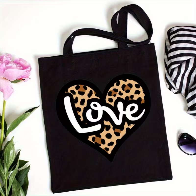 Shopper Tote Canvas - حقيبة يد قماشية بطبعة قلب ونقشة