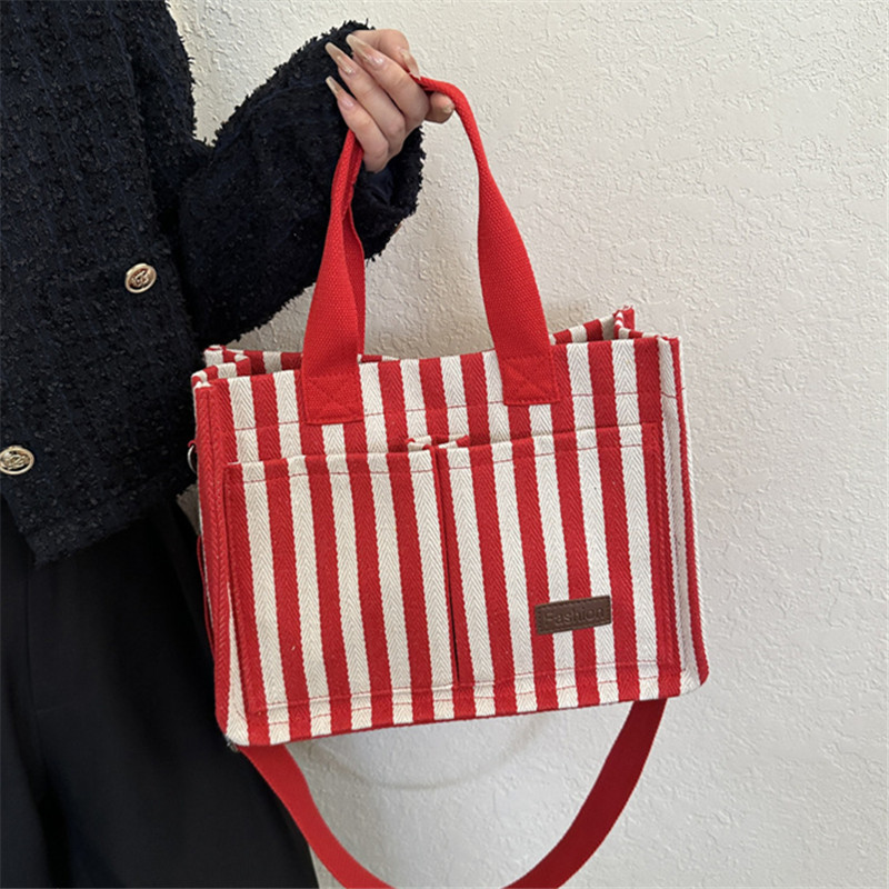 Shopper Tote Canvas - حقيبة متقاطعة مع الجسم قماشية مخططة