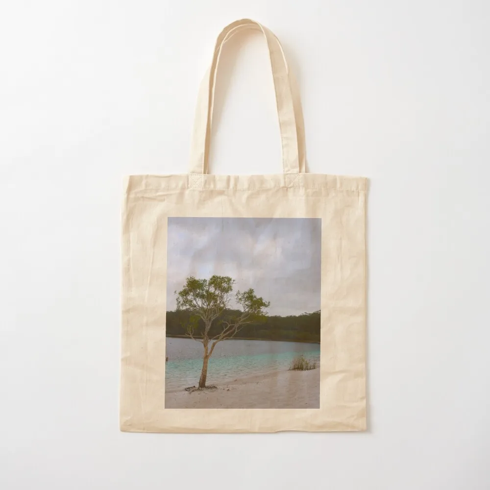 شجرة في بحيرة ماكنزي، جزيرة فر - مراجعة Women Bags Australia وسعره